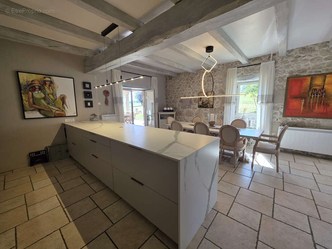 Élégante propriété de charme au cœur de la campagne   4,7 hectares, piscine et dépendances - photo 7