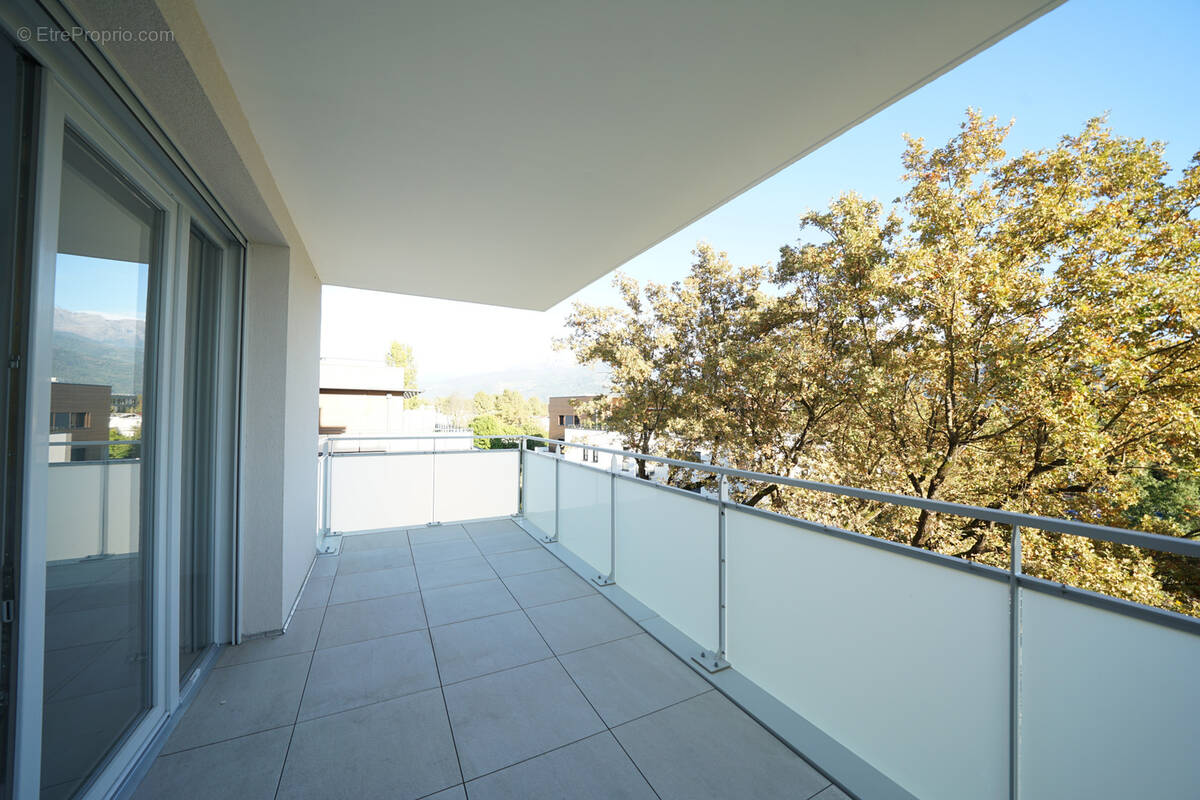 Appartement à MEYLAN