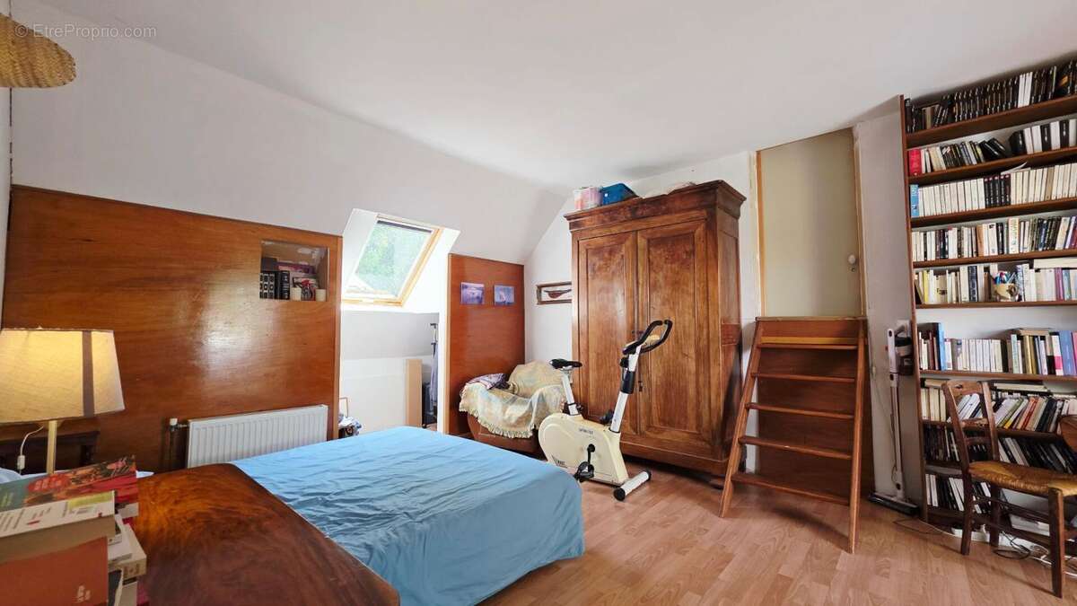 Maison 7 pieces 4 chambres piscine garages atelier - photo 13