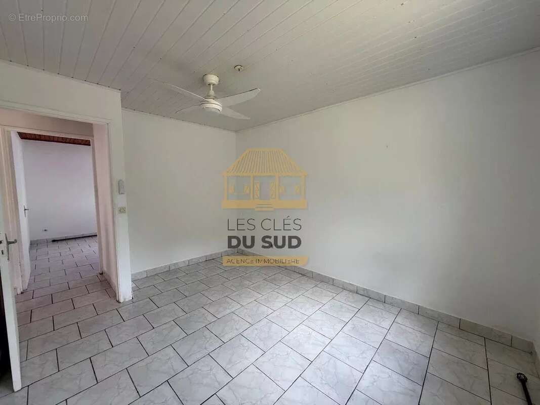 A vendre - maison de type t4 de 72,67m2 environ - saint-joseph- 39 000 € - photo 4