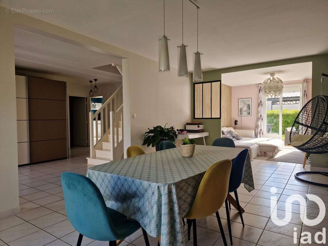 Maison 166 m² à Buxerolles  - photo 4