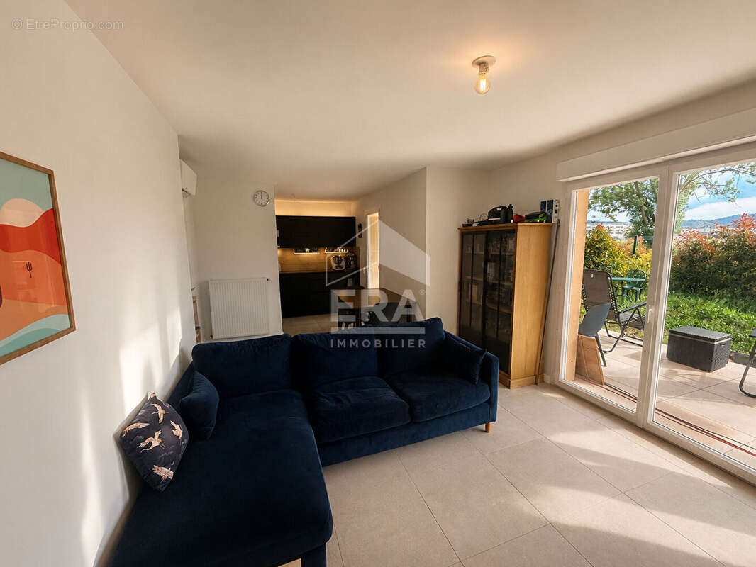 Appartement à LE MUY