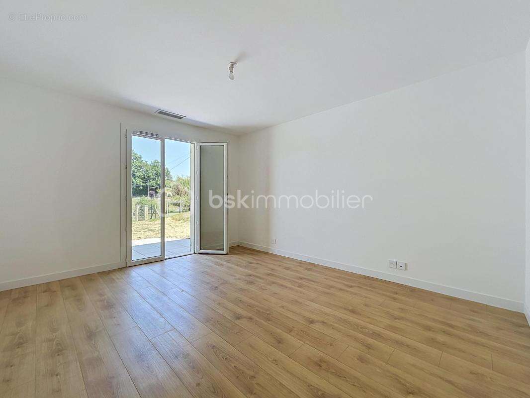 Maison à BRANNE