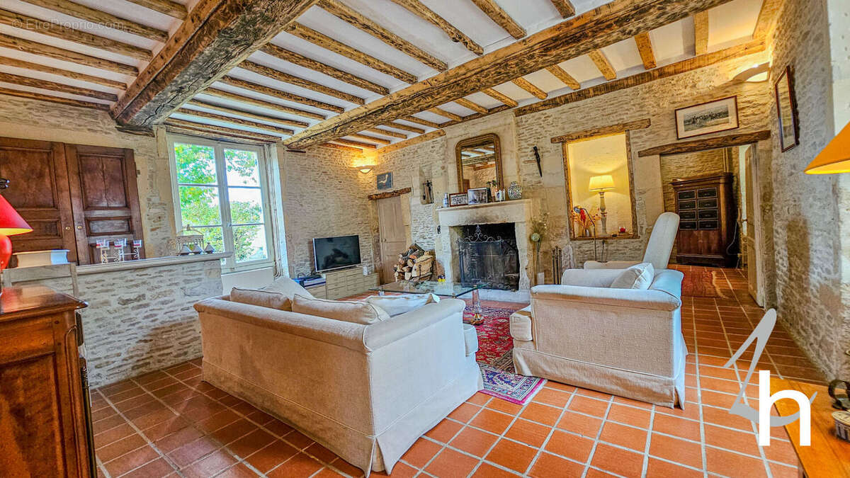 Maison à FIERVILLE-BRAY