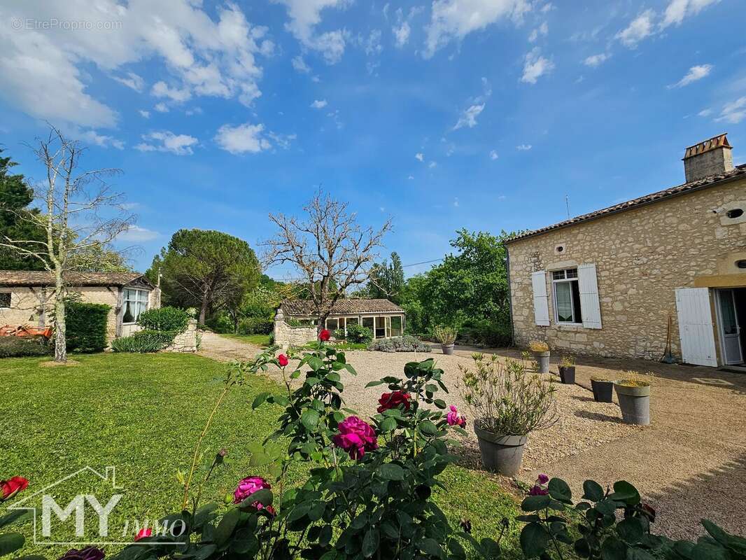 Maison à LES LEVES-ET-THOUMEYRAGUES