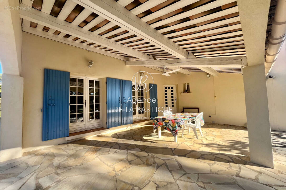 Maison à SAINT-MAXIMIN-LA-SAINTE-BAUME