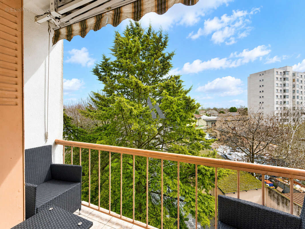 Villeurbanne — T3 60 m2  Balcon  Cave  Reconfiguré T3 - photo 10