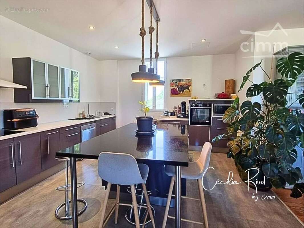 Maison de caractère rénovée avec terrain de plus de 1 300 m² – Reignac (33) - photo 3