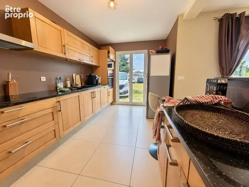 Maison de 5 pièces principales - photo 2
