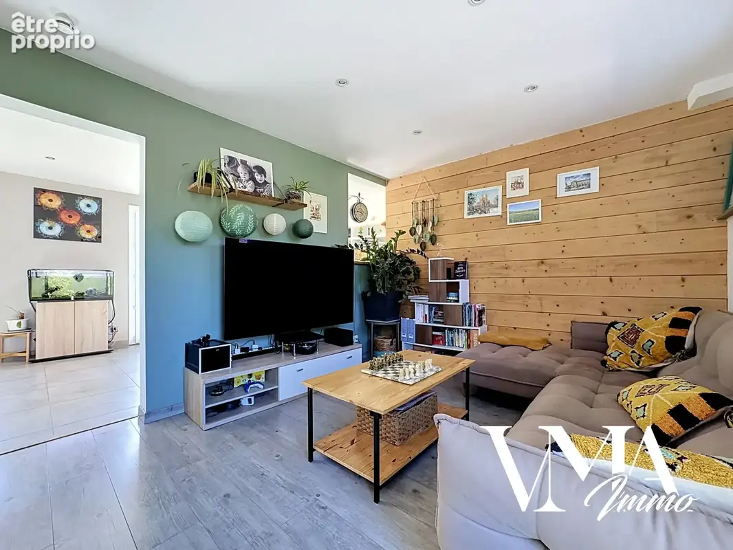 Val d'Oingt / Maison de 120m2 sur une parcelle de terrain de 920m2. - photo 10