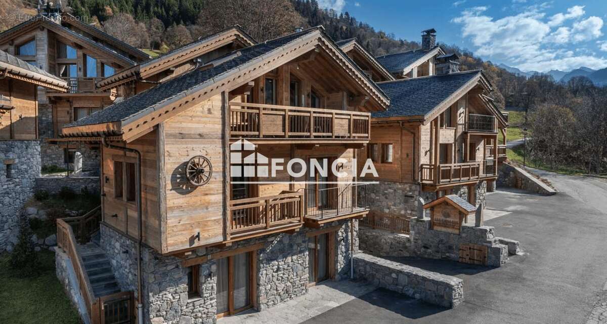 Maison à LES ALLUES