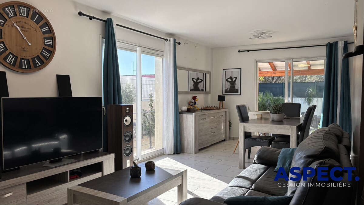 Maison à COURNONSEC