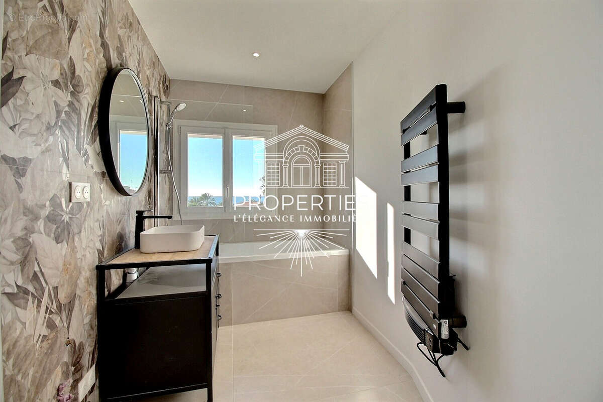 Appartement à SANARY-SUR-MER