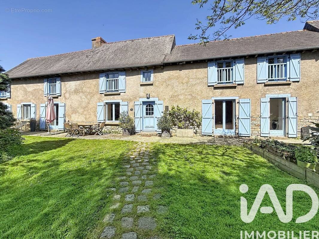Photo 1 - Maison à LA CHAPELLE-DES-FOUGERETZ