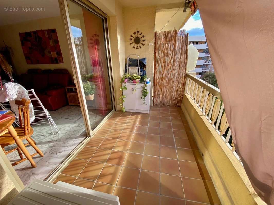 Appartement à SAINT-LAURENT-DU-VAR