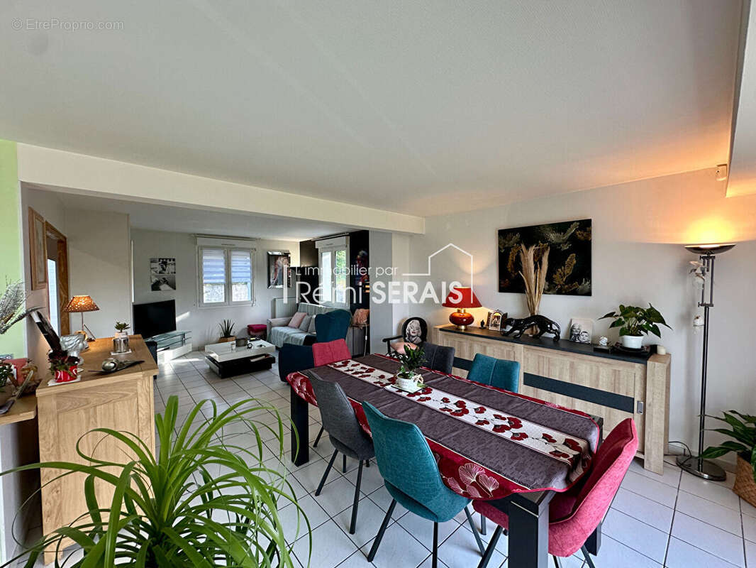 Maison à SAINT-GEORGES-DES-GROSEILLERS