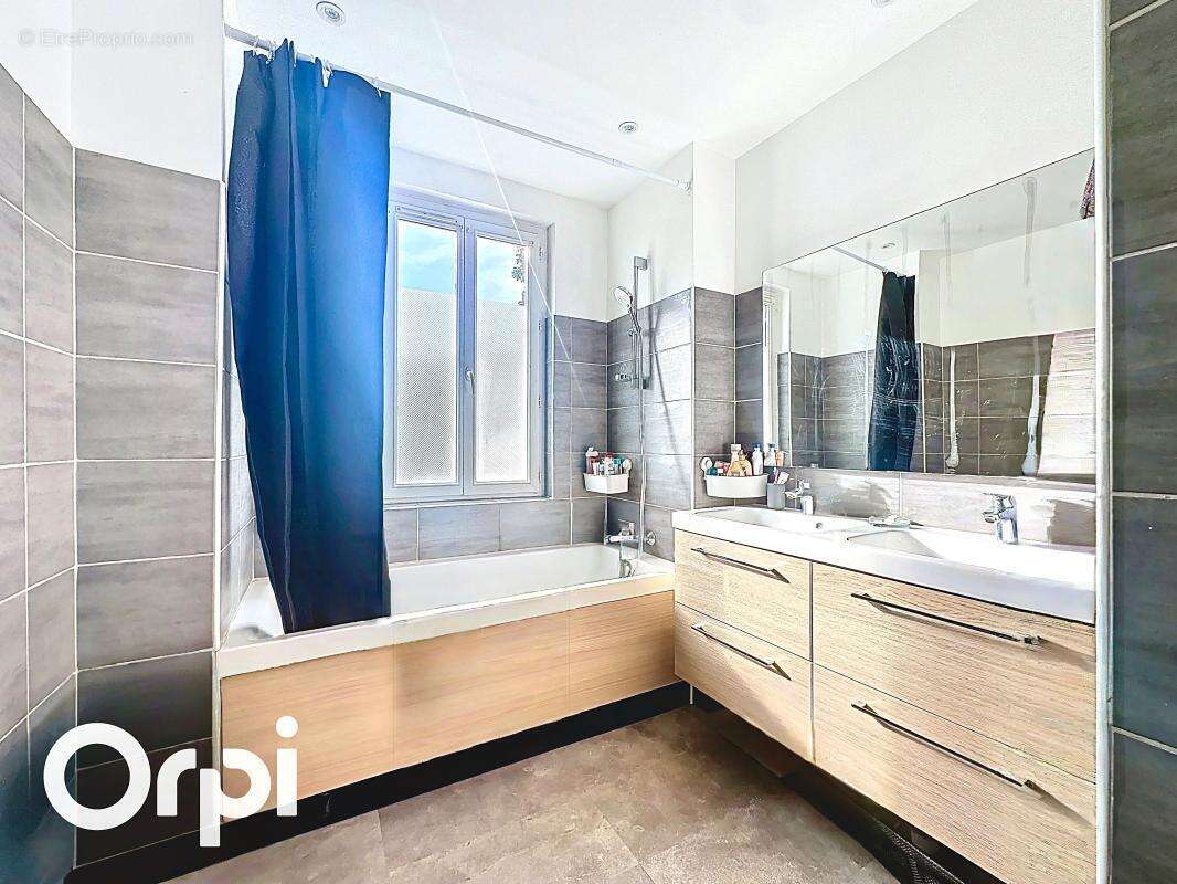 Appartement à SAINT-MARTIN-DU-VAR