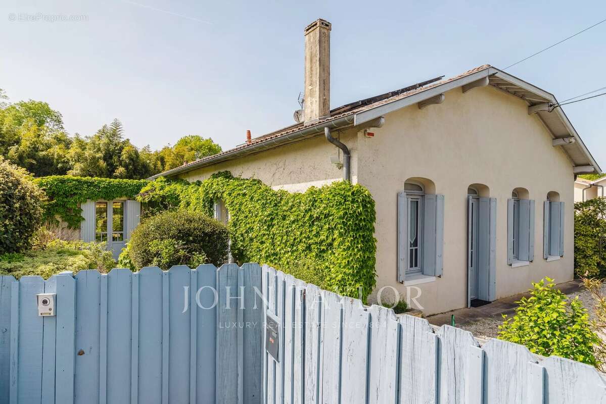 Maison à GRADIGNAN