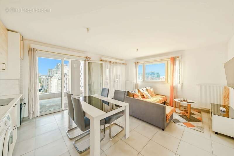 Appartement à MARSEILLE-2E