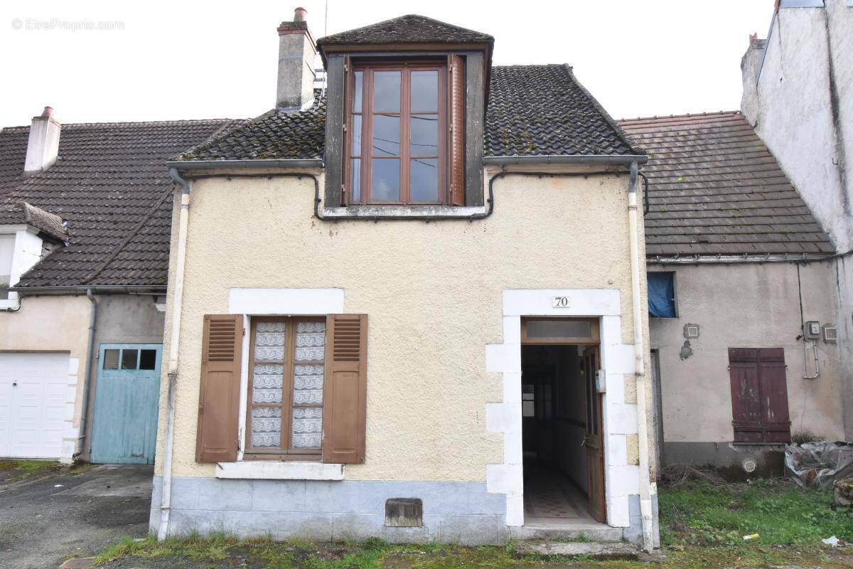 Maison à COSNE-COURS-SUR-LOIRE