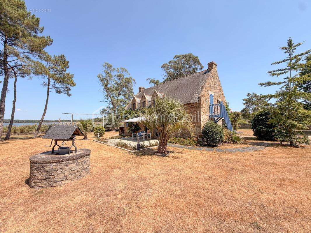 LOCOAL-MENDON - RARISSIME - Environnement Exceptionnel pour cette maison de 115 m2 au bord de la ria d'Etel - Sur plus de 4600 m - photo 3