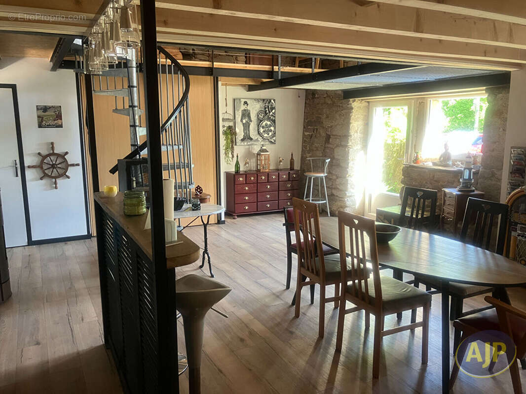 Maison à QUESTEMBERT