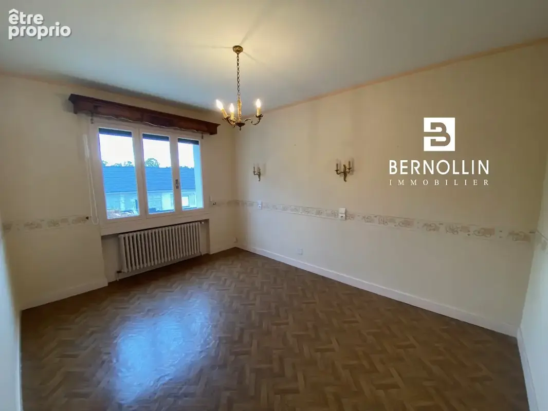 Au coeur du village d'Attignat, Maison familiale de 153 m2 avec fort potentiel sur 2 736 m2 de terrain - photo 6