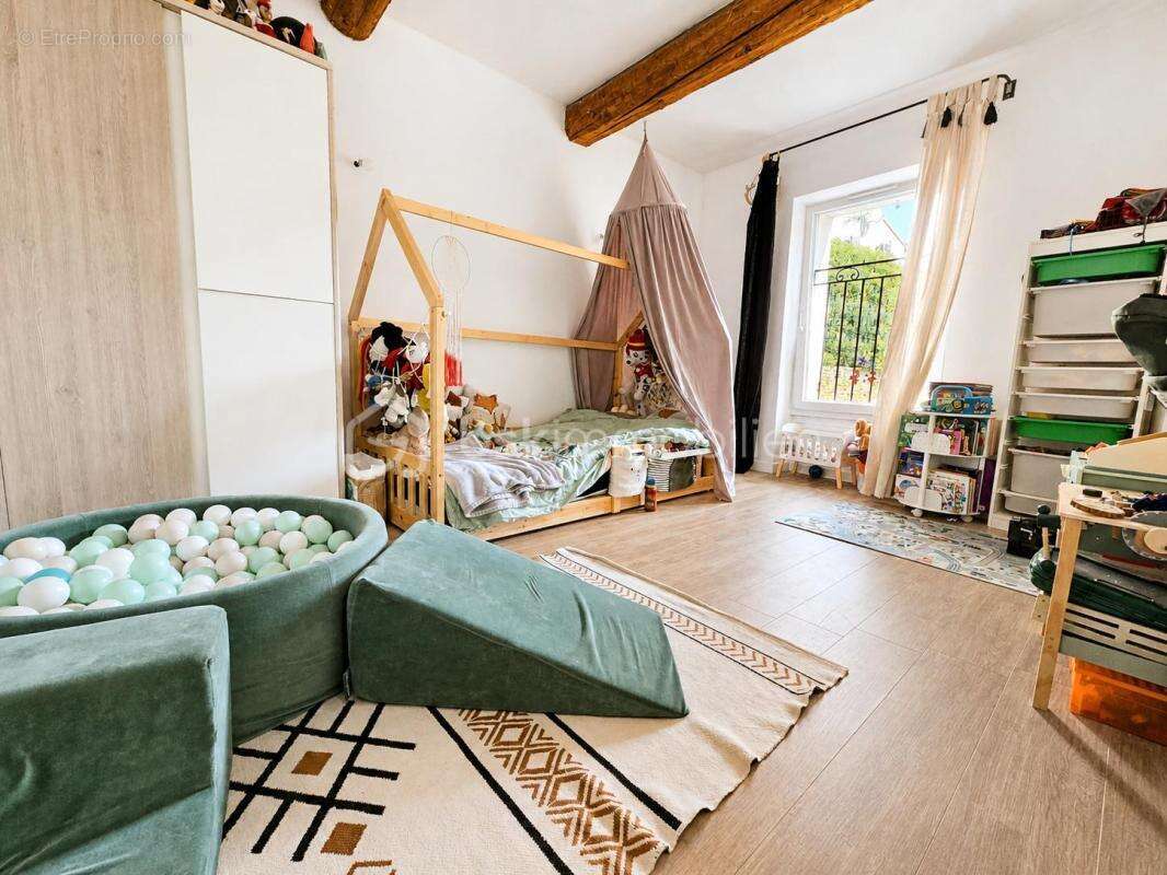 Appartement à VILLELAURE