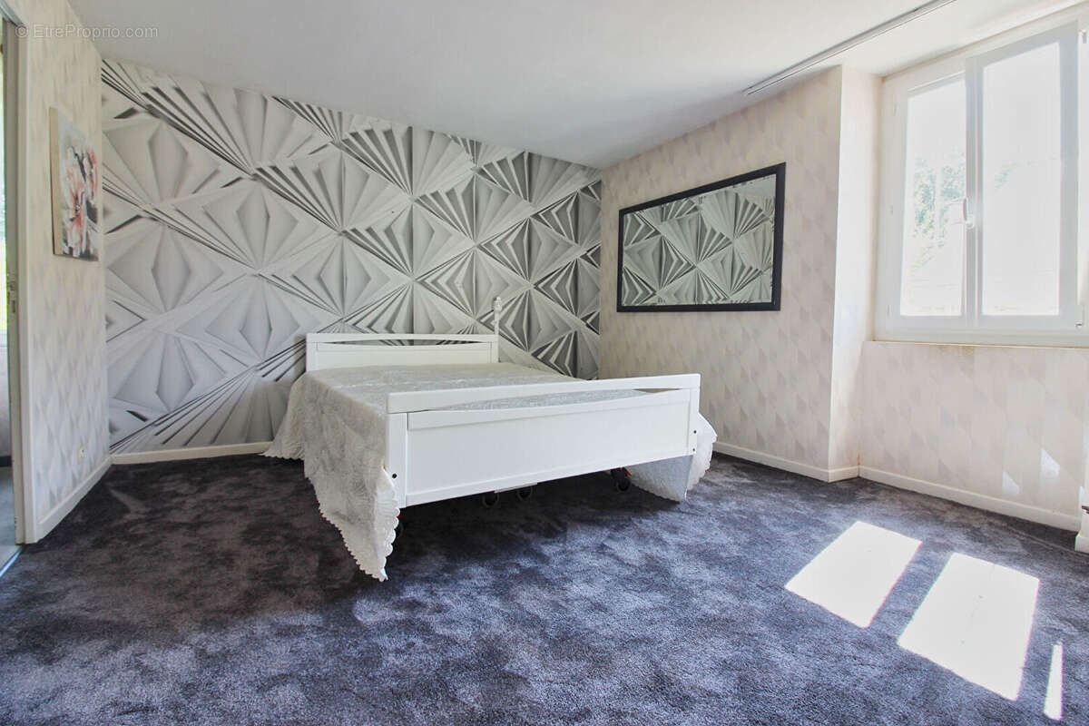 Maison à vendre aux Ponts De Cé avec grenier aménageable et dépendances - photo 5