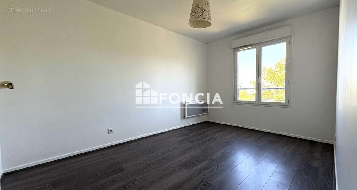 CORBEIL - Beau 3 Pièces avec balcon et parking - photo 10