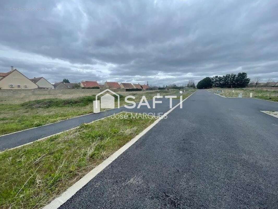 Terrain 535 m² à Angerville  - photo 4
