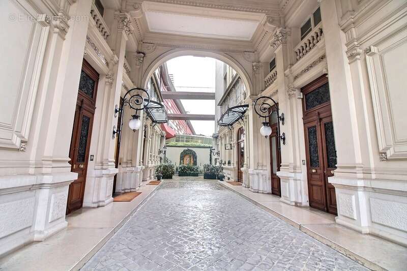 Appartement à PARIS-7E