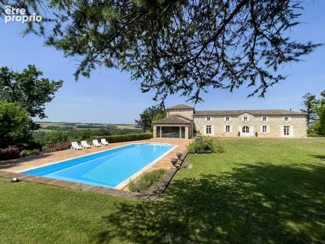 Une propriété de caractère superbement restaurée, avec vues panoramiques - photo 2