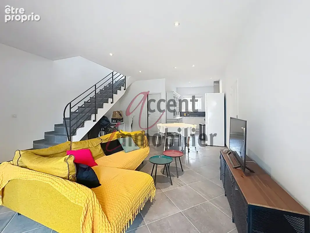 Mollégès, maison et gite avec piscine et terrain de 2000m² - photo 9