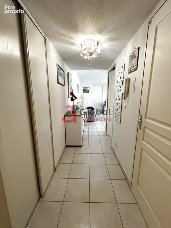 Menton - Appartement traversant 3 pièces avec terrasse plein sud, quartier Vielle Ville à deux pas des plages - photo 7