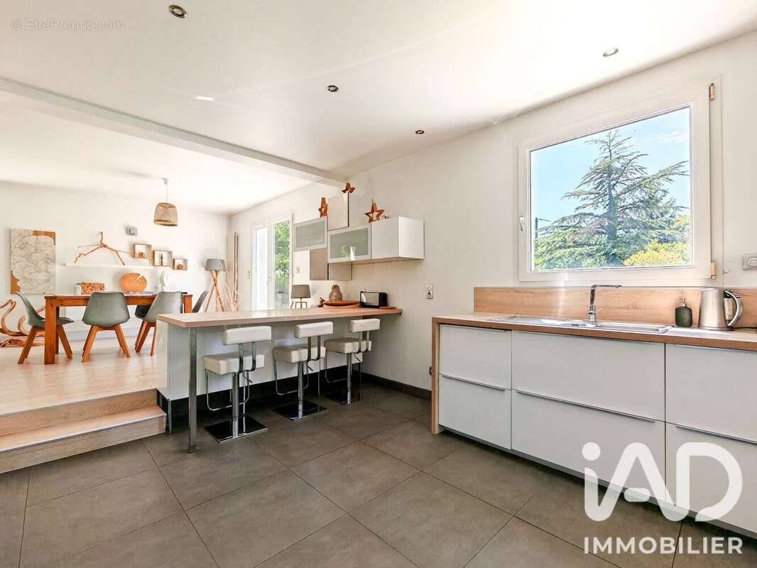 Maison 167 m² à Lozanne  - photo 3