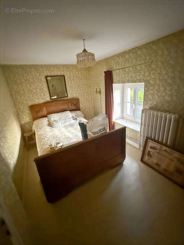 Maison à CHAMPAGNAC-LA-RIVIERE