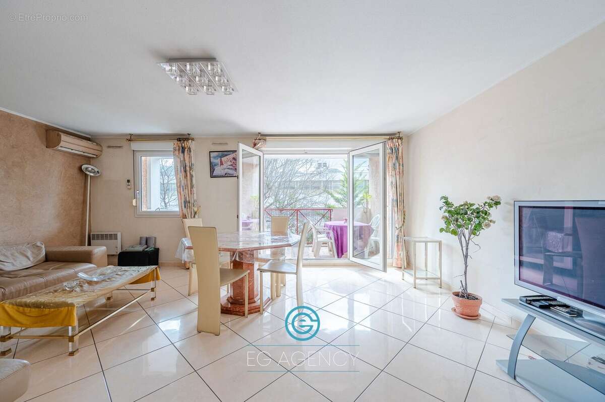 Appartement à MARSEILLE-9E