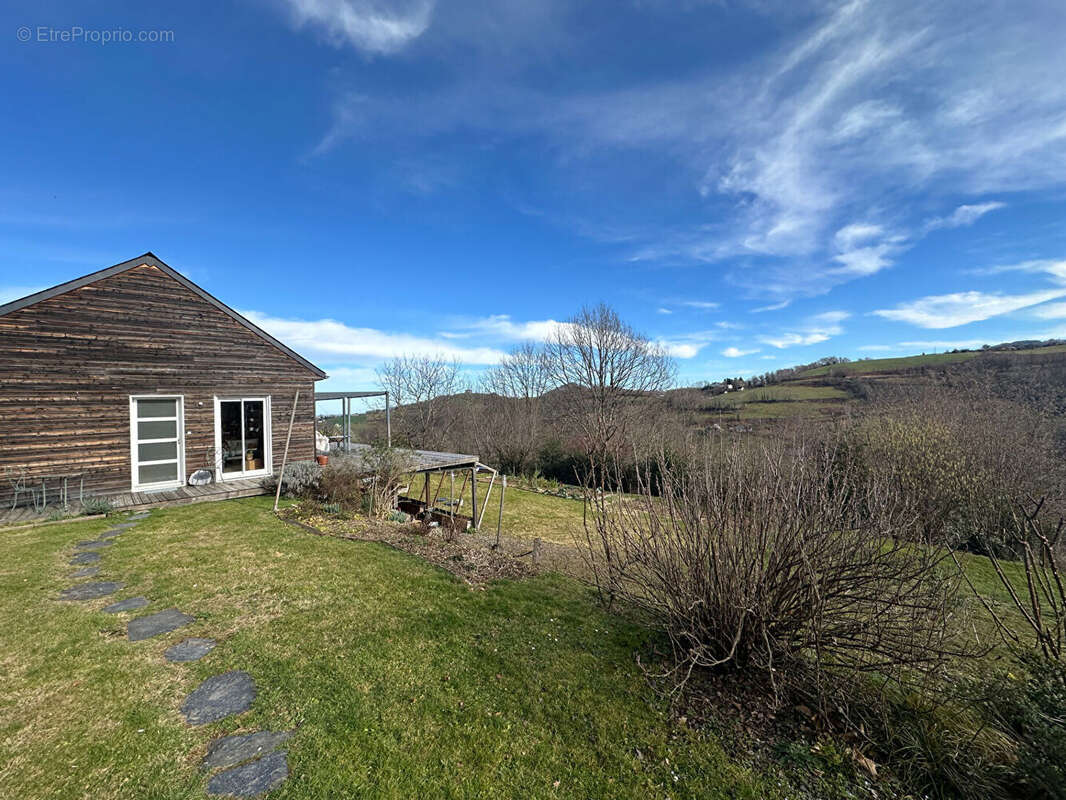 Maison recente, vue plongeante et degagee sur la montagne, verger - photo 3