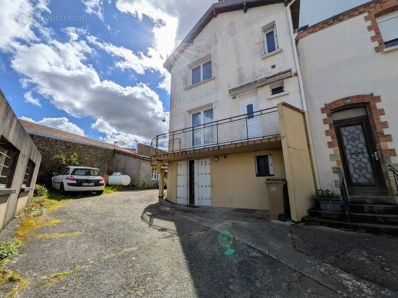 Maison à LA TESSOUALLE