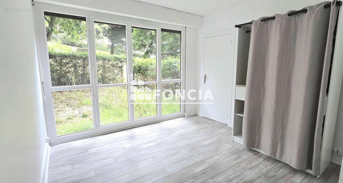 Appartement à LA CELLE-SAINT-CLOUD