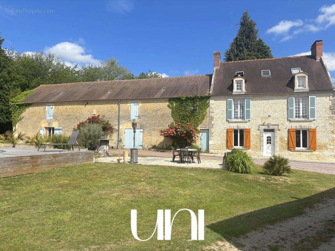 Maison à MERY-CORBON