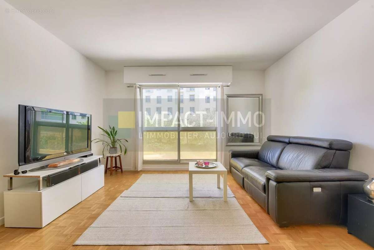 Appartement à COURBEVOIE