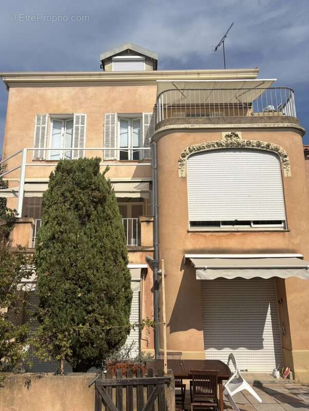 Appartement à VALLAURIS