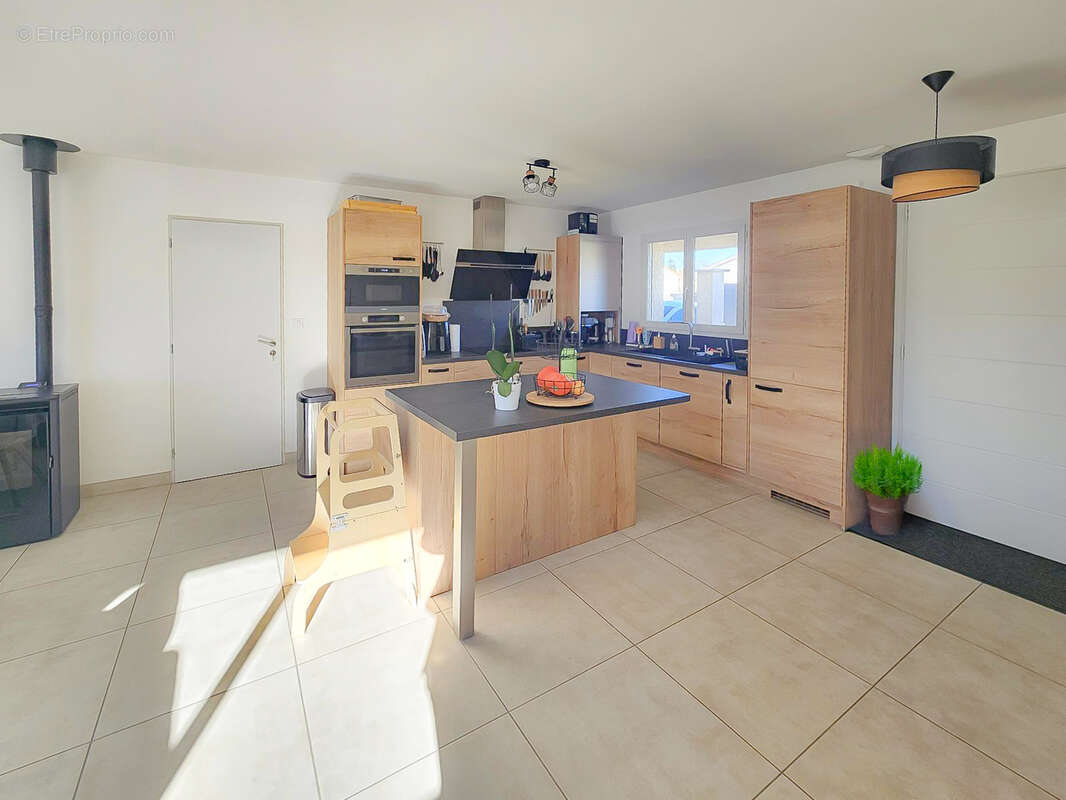 Maison à SALAISE-SUR-SANNE