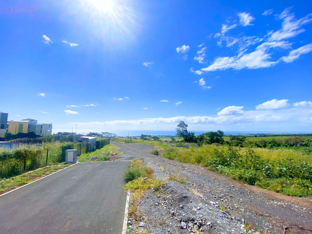Terrain à SAINTE-MARIE