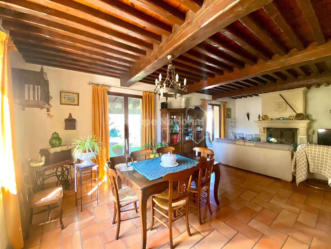 Exclusivité : Maison 4 chambres avec jardin & Piscine - photo 4