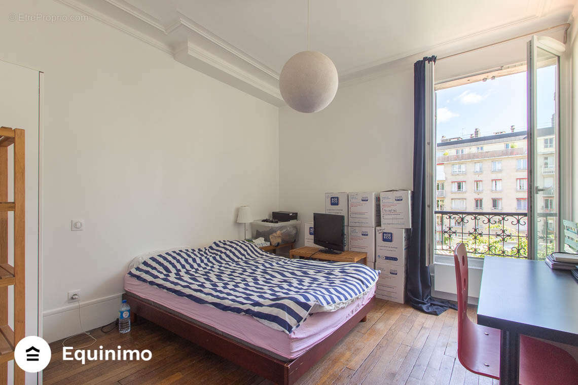 Appartement à PARIS-16E