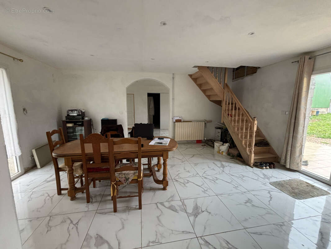 Maison à BERNAVILLE