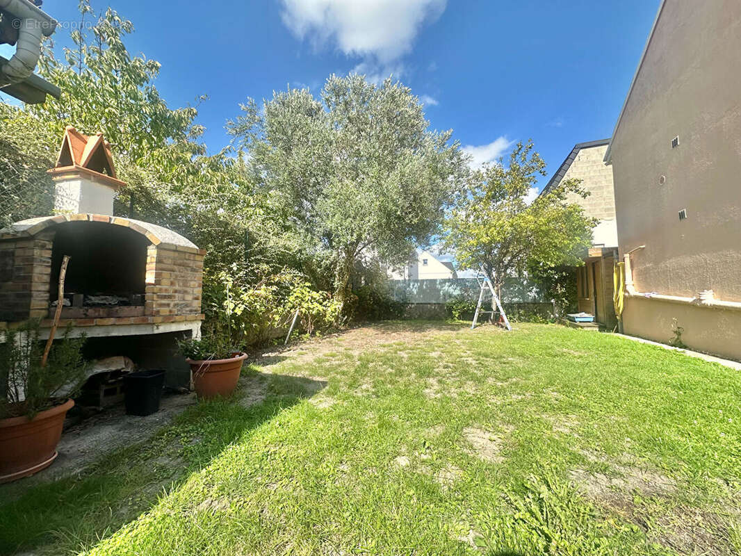 Maison à SARTROUVILLE